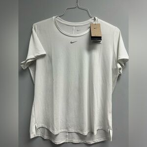 Nike UV One Luxe Tee
